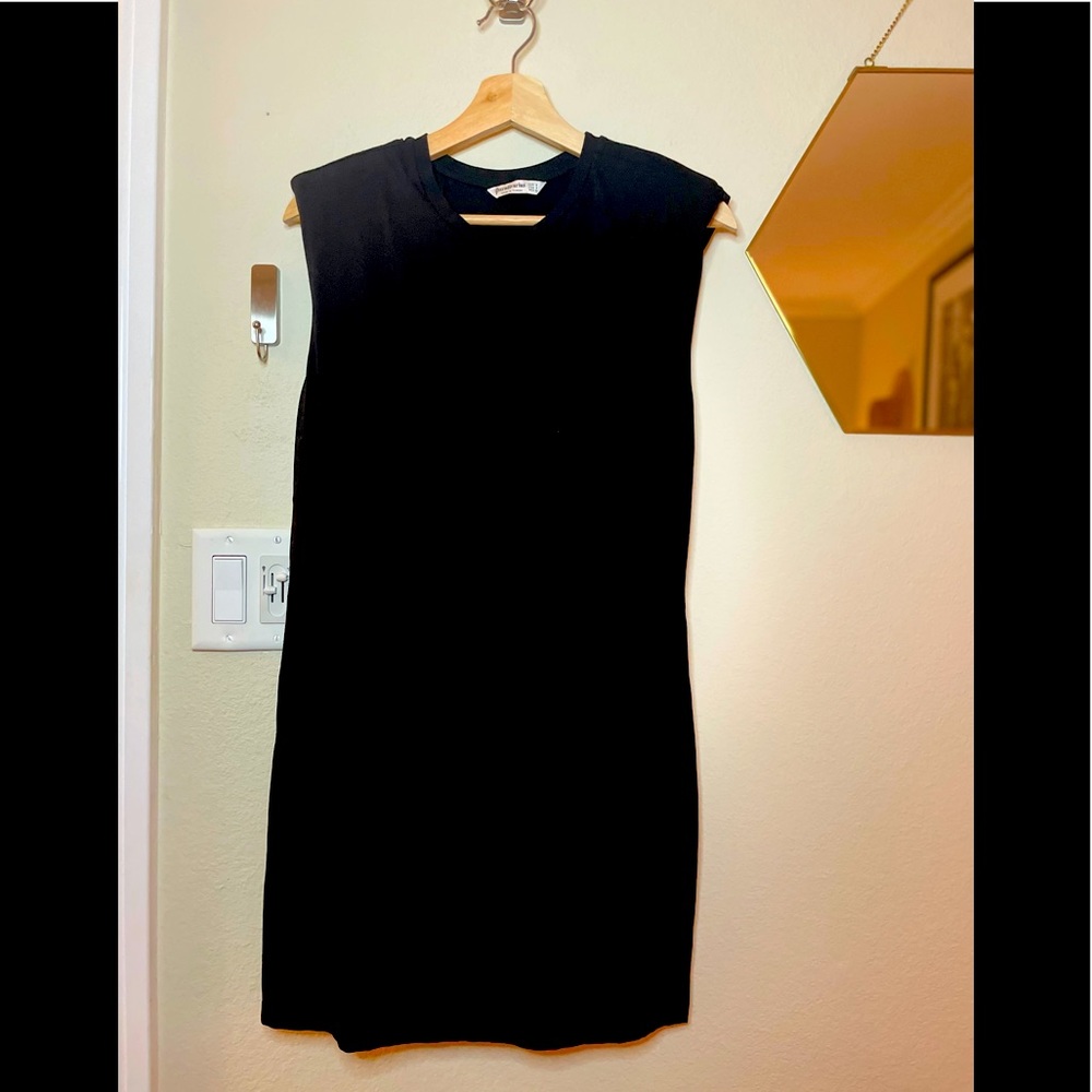 ⭐️Stradivarius Shoulder Padded  T - Shirt Dress ⭐️